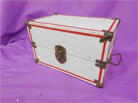 Sm. Doll trunk case 10x6x5