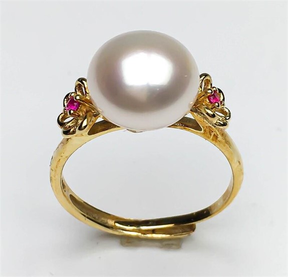 Jewelry, decorations online auction
