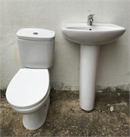 Toilet and basin - Lavatório e Sanita