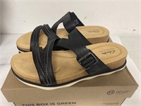 (WITH SIGN OF USAGE) - SIZE 10 CLARKS WOMENS