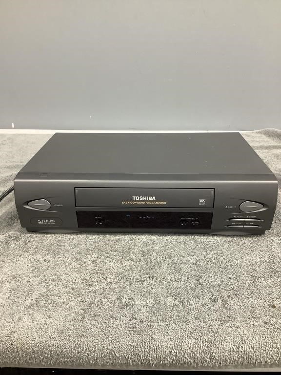 Toshiba VHS Player   NOT TESTED