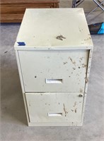 Metal 2-drawer filing cabinet w/keys
14.25 x 18
