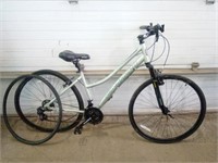 Nakamura 21 Speed 28" Bike has Warped Back Wheel,