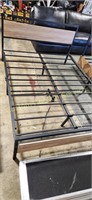 QUEEN SIZE METAL& WIOD BED FRAME