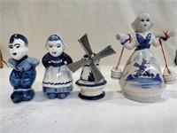 Porcelain figurines Japan