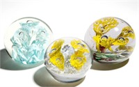 ASSORTED MOTTLED LILIES MAGNUM PAPERWEIGHTS, LOT