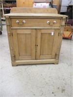 19TH CENTURY PINE WASHSTAND WITH PEG CONSTRUCTION
