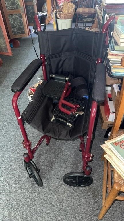 Push wheelchair, with the detachable footrest,