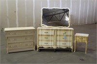Dresser, Approx 18"x41"x32", French Provincial