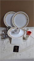 (6) Plates & Assorted Home Goods