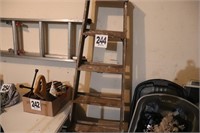6' Wood Step Ladder (G)