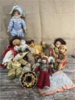 Vintage dolls. Need cleaning and a lot of love.