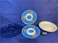 2 Plastic Chip & Dip Plates & Lg Ceramic Plate