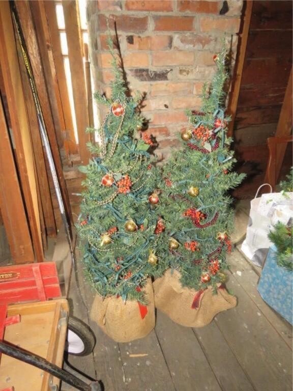 2 SMALL DECOR CHRISTMAS TREES