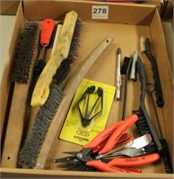 Flat lot: wire brushes, wire stripper