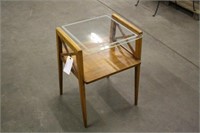 END TABLE WITH GLASS TOP