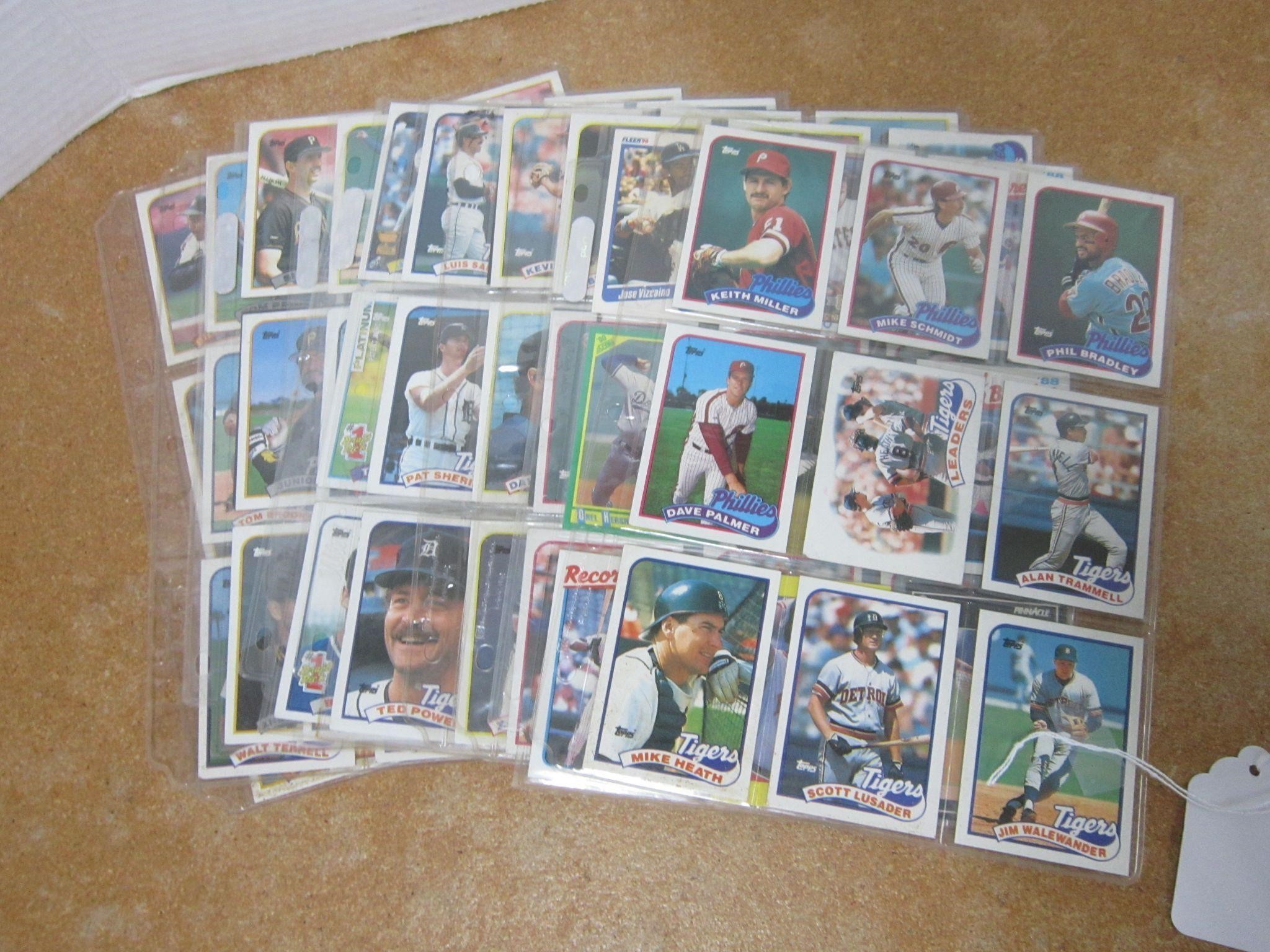COLLECTION OF COLLECTIBLE SPORTCARDS