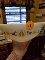 4 QUART VINTAGE PYREX BOWL