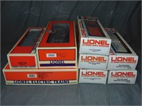 8 Lionel Modern Freight Cars