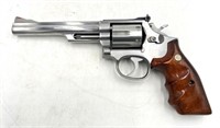 Smith and Wesson Model 66-2 357 Magnum Revolver