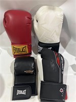 set of 4 boxing gloves