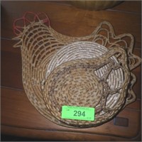 VINTAGE WOVEN GRASS ROOSTER HOT PAD HOLDER