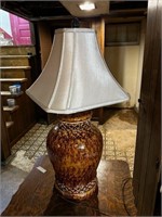 Ceramic based lamp w/spongeware color