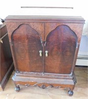 Vintage walnut cabinet, 2 doors, 1 shelf,