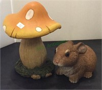 Yard art - includes a nice heavy resin mushroom