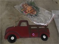 Metal red truck with changeable d?cor NEW