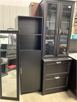 5 PC FURNITURE SET -- BOOKSHELF UNIT W/ 2 S