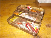 Metal Tackle Box w/Rubber Worms, Bobbers,