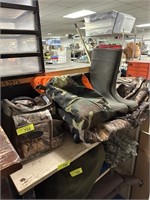 LOT OF MIXED HUNTING GEAR