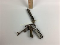 Pennsylvania Railroad keychain with keys