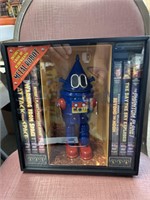 RETRO METAL WIND-UP ROBOT W/ 6 SCI FI DVD BOX SET