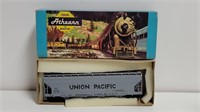 HO Athearn Southern Pacific Center Flow Hopper