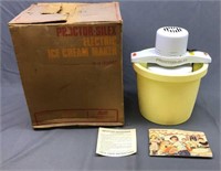 Vintage Ice Cream Maker Proctor-silex