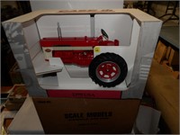 Farmall 560---1/8th