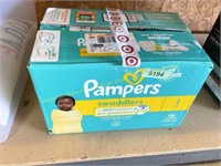 Pampers swaddlers 96 diapers