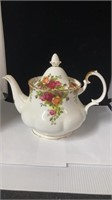 Royal  Albert " Old Country Roses" Tea Pot