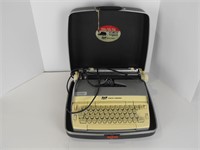 Smith Corona Coronet Typewriter  w/Case & Key