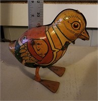 Wind up tin toy duck