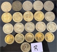 T - LOT OF COLLECTIBLE CASINO TOKENS (R)