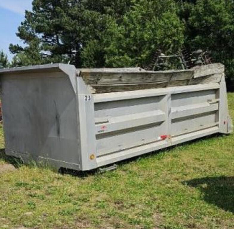 Mickey's 16' aluminum dump bed w/poly floor