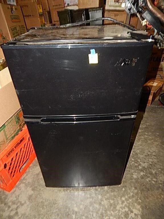 Acrtic King Mini Fridge w/ Freezer