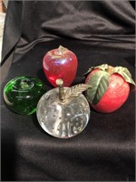 4 Apple paperweights