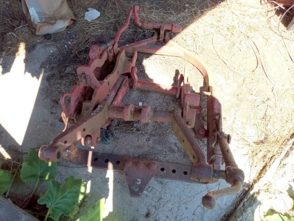 Farmall/International 2 point hitch