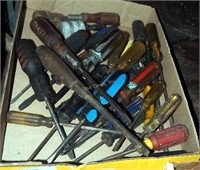 Vintage Mechanics Dozens Screw Drivers Box Lot