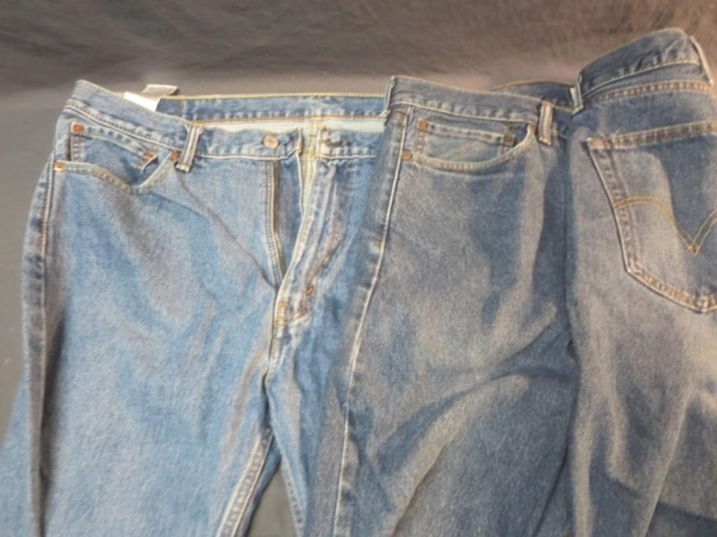2 Pairs Of Mens 505 40X29 Gently Worn Levis