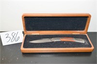Pocket Knife "Woodsman" in Nice Wooden Case Rocky